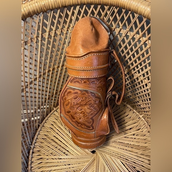 Vintage Hand Tooled liquor bag Mini Golf leather - Picture 2 of 7